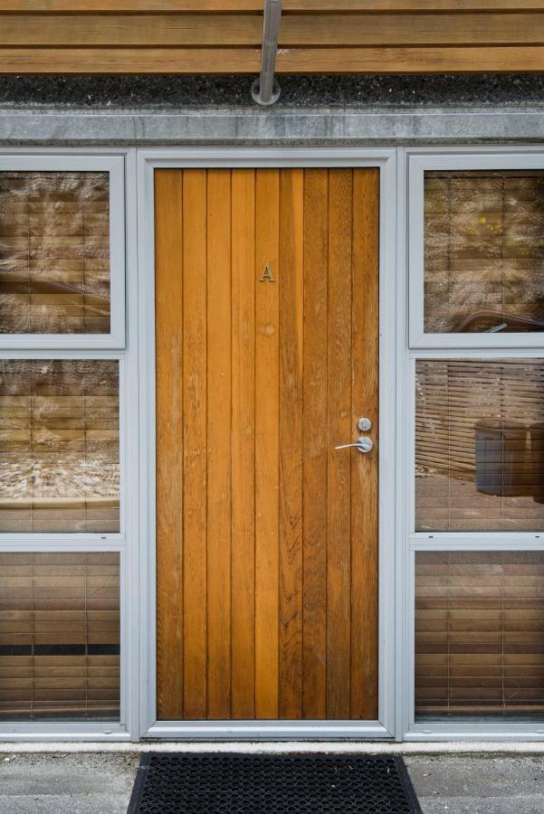 Lakeside Luxury With Spa Queenstown Buitenkant foto